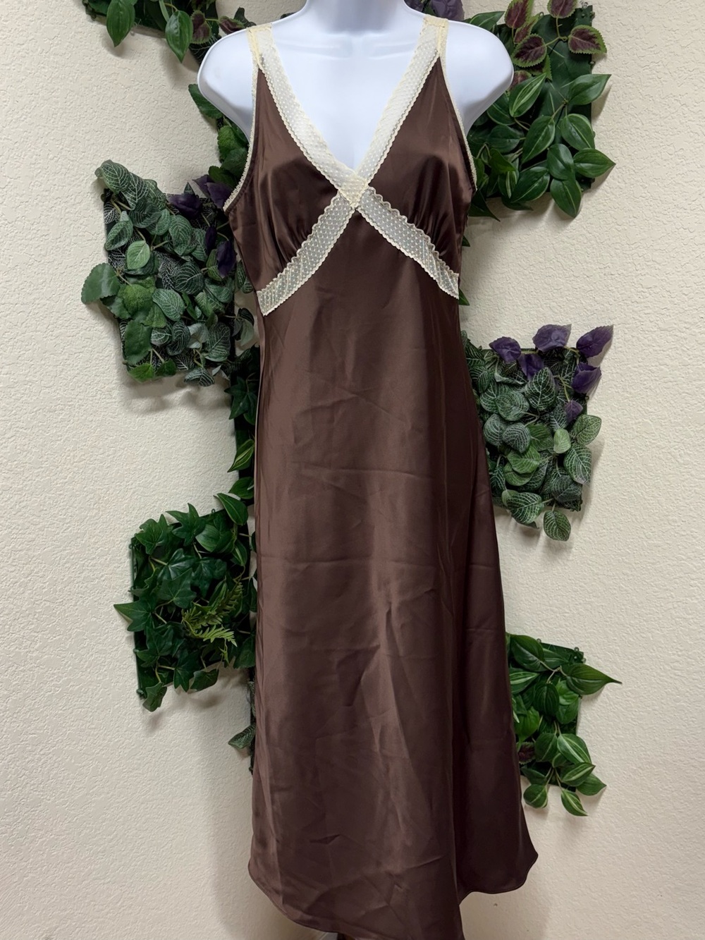 House of Harlow Chocolate Satin Chemise with Ivory Lace Trim - Picture 7 of 7